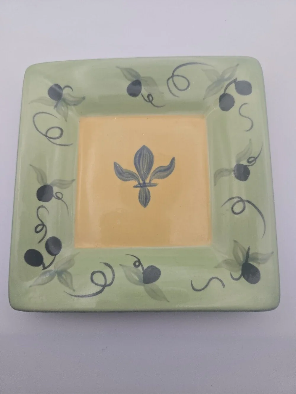Pfaltzgraff The Secrets of Pistoulet Trinket Dish Olive Fleur de Lis Plate
